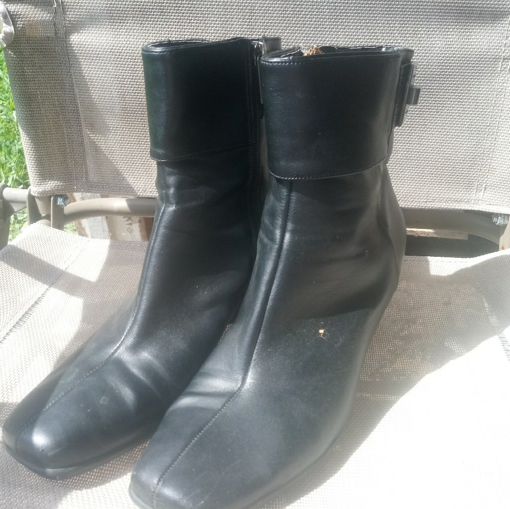 Ladies boots